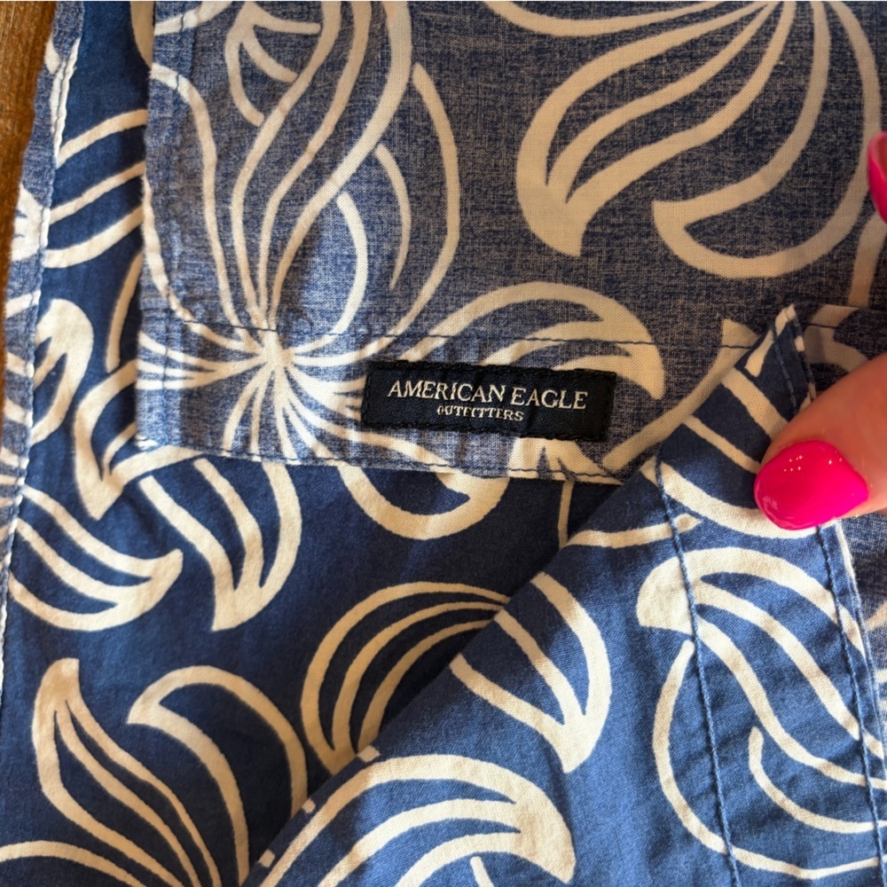 American Eagle Seriously Soft blue short-sleeve button-down shirt - Picture 10 of 13